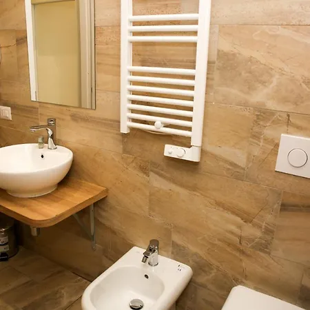 בית הארחה Vatican Comfort Suites 2*