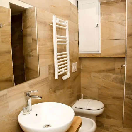 Vatican Comfort Suites בית הארחה